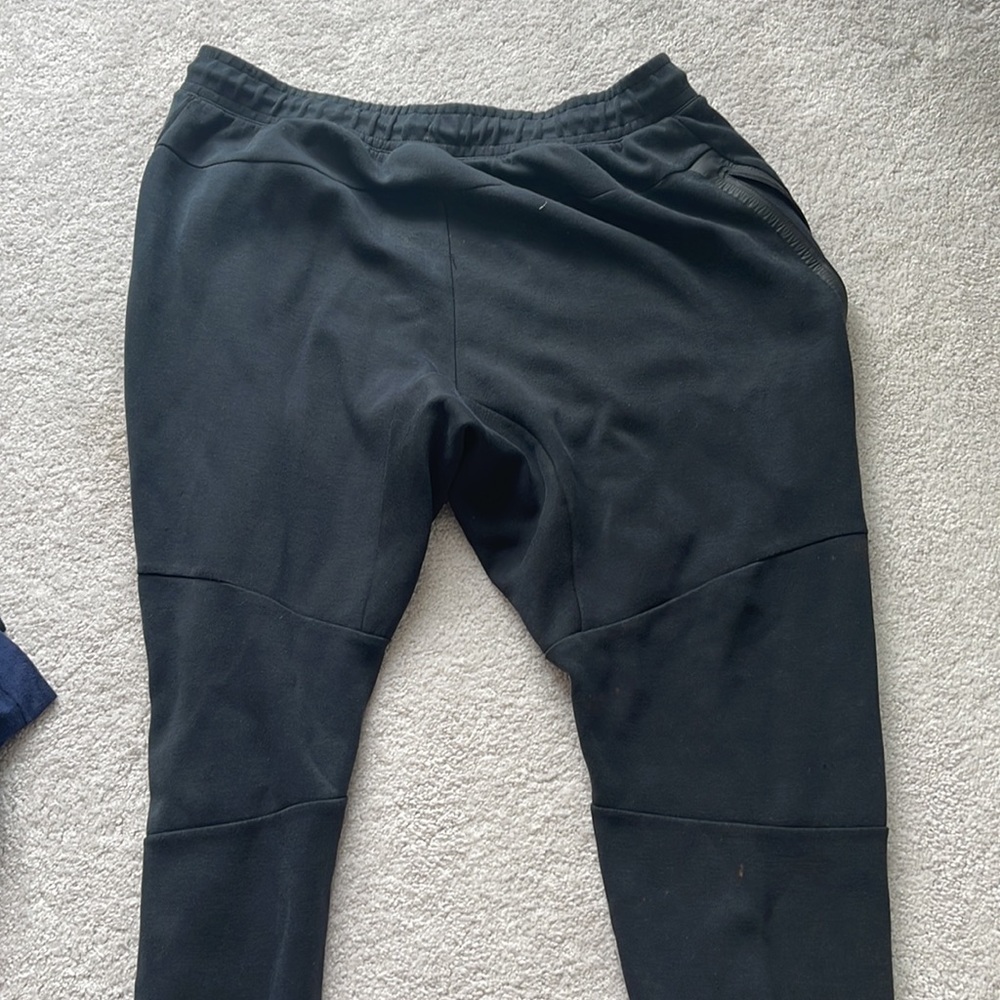 Nike black tech fleece bottom